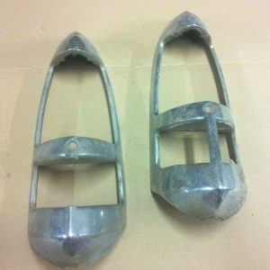 Heckleuchten Gehäuse 2 Stück/ für Wiederherstellung/ Wolga Gaz M21 Baureiche 2