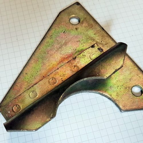 Auspuffrohr Halterung Winkel  / Uaz 452/ 3741-1203025