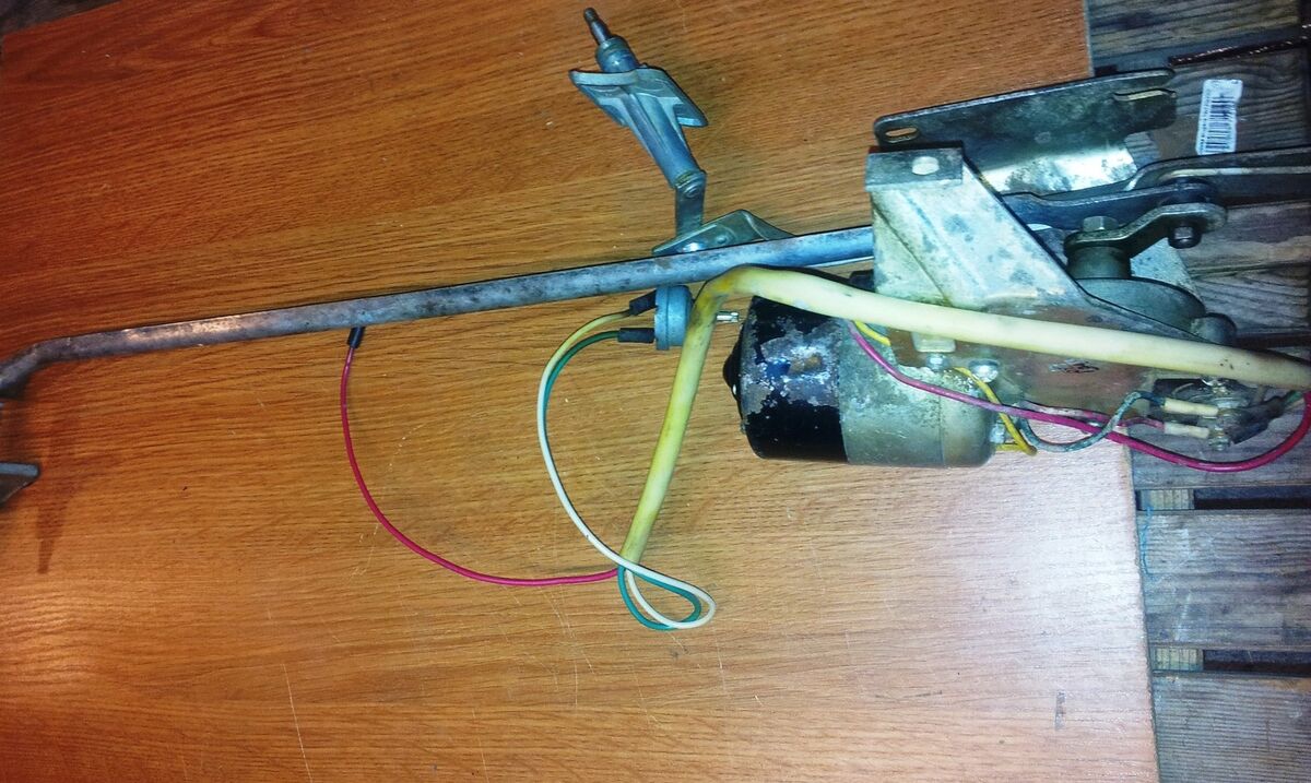 Scheibenwischeranlage Scheibenwischer Gestänge Motor komplett Wolga Gaz M21