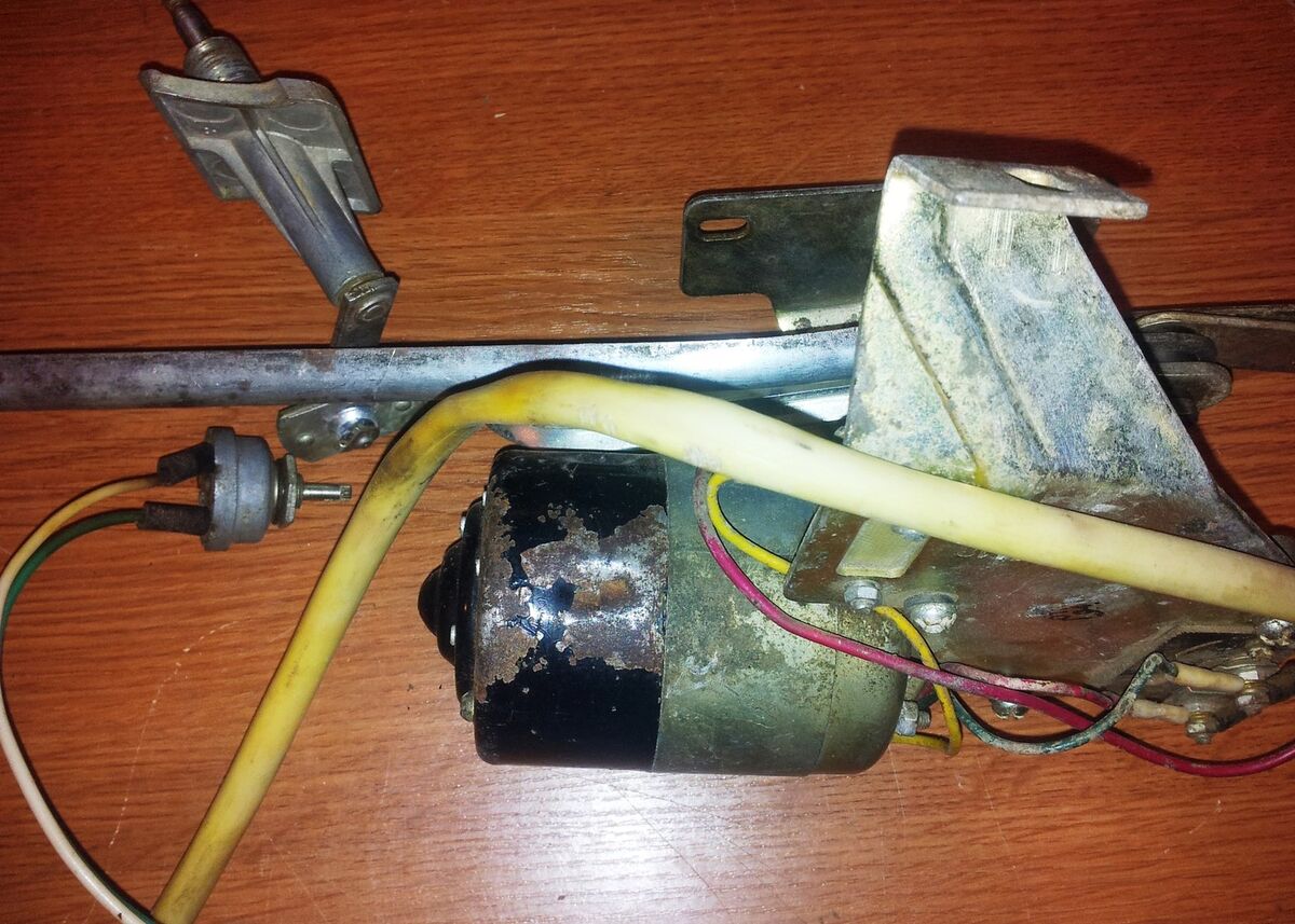 Scheibenwischeranlage Scheibenwischer Gestänge Motor komplett Wolga Gaz M21 – Bild 2