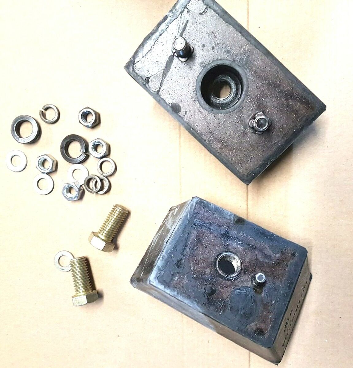 Motorlager verstärkt mit Schrauben 2 Stück Wolga Gaz M21, Gaz 24