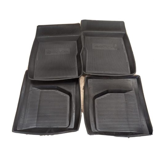 Fußmatten 4 Stück Wolga Gaz 24, 2410