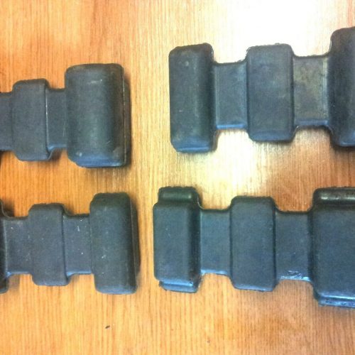 Blattfeder Puffer Gummieinlagen UAZ 452 *