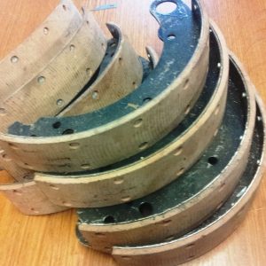 Bremsbacken Satz 8 Stück  Wolga Gaz M21 GAZ 24 UAZ 469 452 Gaz 69 genietet