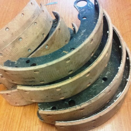 Bremsbacken Satz 8 Stück  Wolga Gaz M21 GAZ 24 UAZ 469 452 Gaz 69 genietet